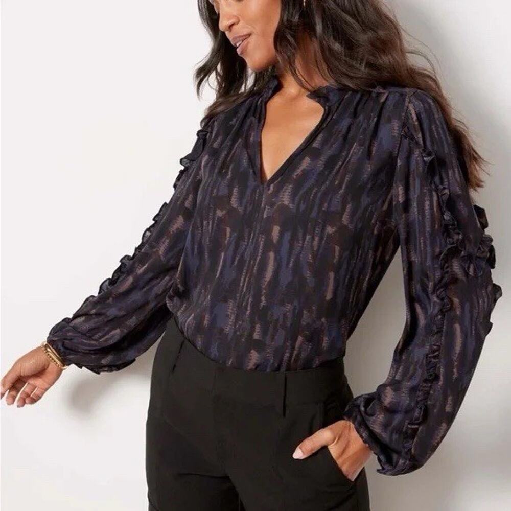 Evereve Dana Ruffle Blouse Whimsical Contemporary Feminine Workwear Size XS